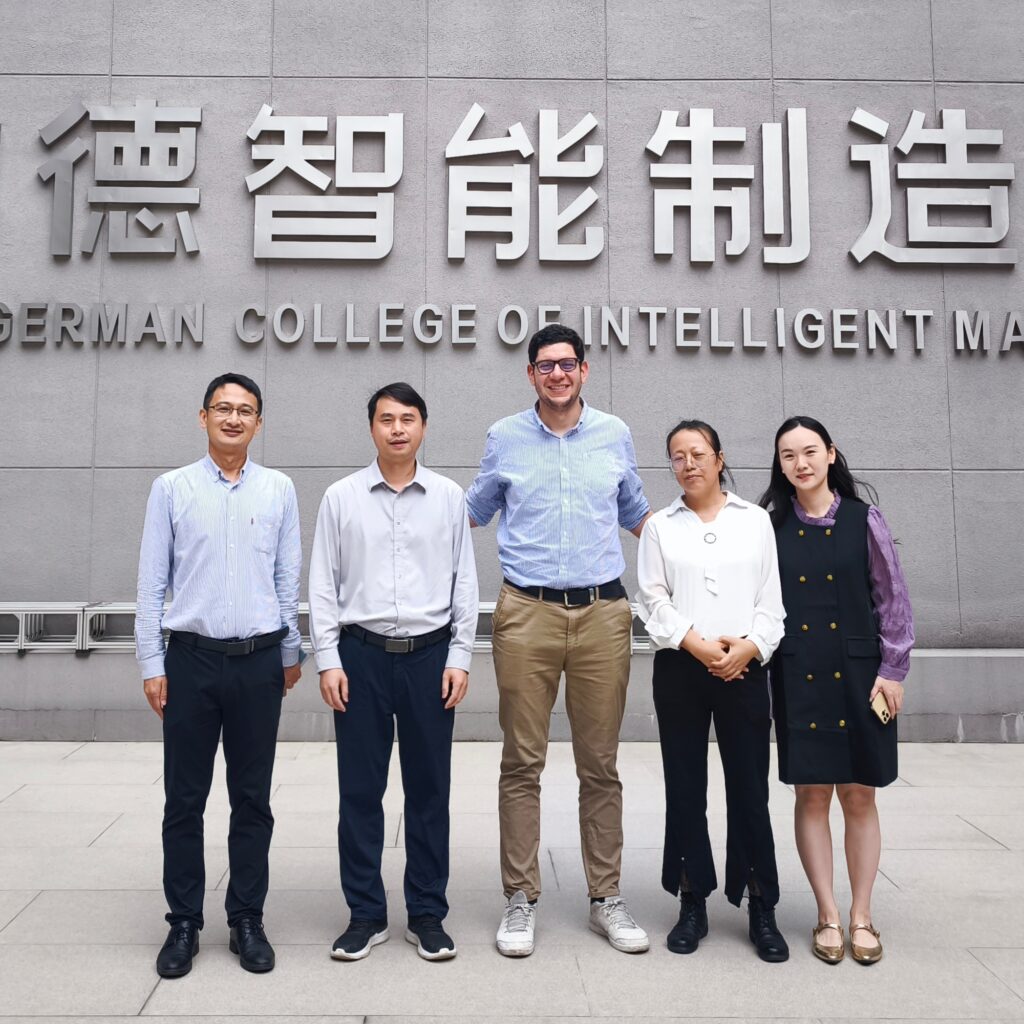 Docente y emprendedor de la Usach visita China y fortalece vínculos con elecosistema tecnológico internacional