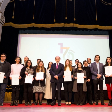 Funcionarios(as) FING son reconocidos/as por décadas de trayectoria en Ceremonia de Aniversario Usach