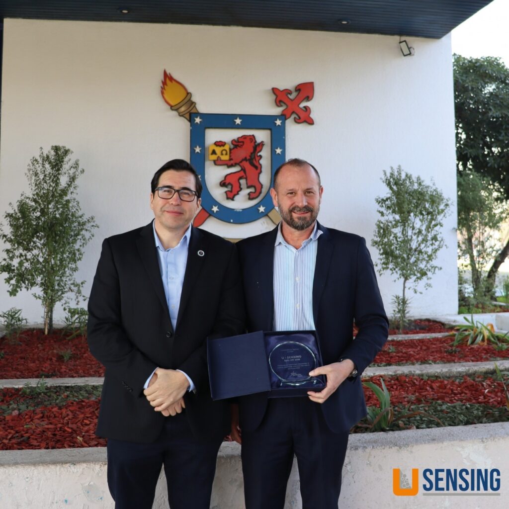 Dirección de Innovación y Emprendimiento (DINEM) entrega reconocimiento a Usensing como Spin-Off universitaria