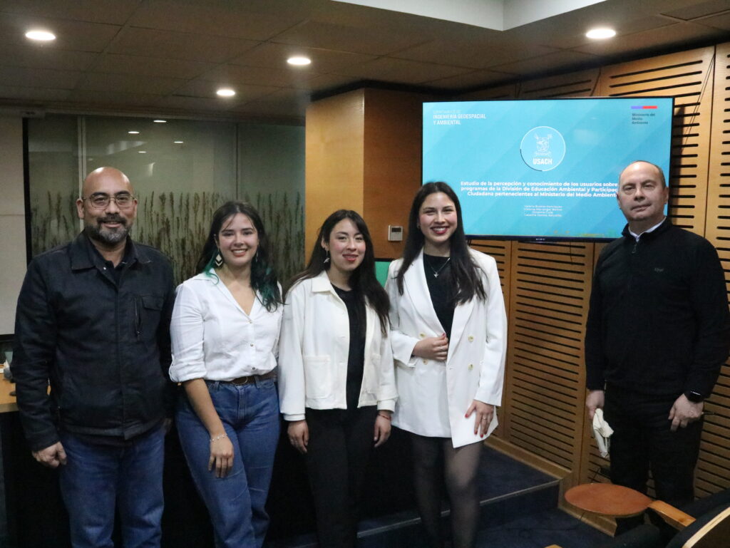 Asignatura Vinculada: Estudiantes presentan destacado estudio sobre percepción ciudadana del Ministerio del Medio Ambiente