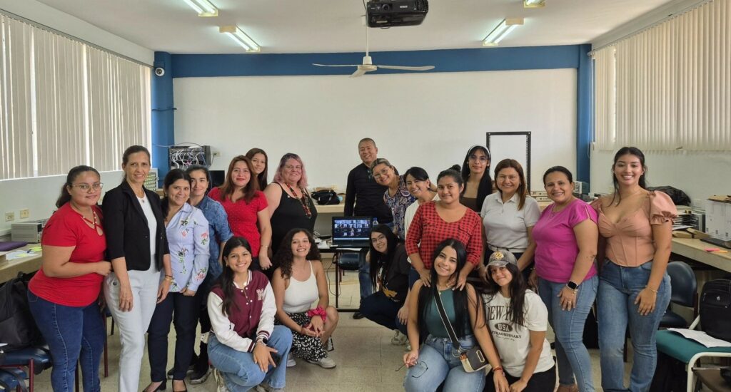 Exitosa misión a universidad ecuatoriana para transferencia de metodologías STEM