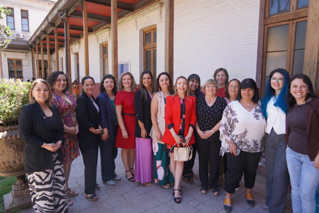 Desayuno con destacadas egresadas da puntapié inicial a Red de Mujeres Ingenieras FING