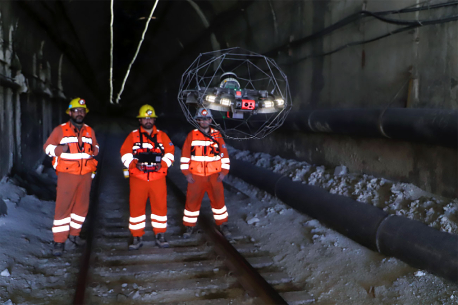 Usach implementa plataforma de drones autónomos para validar experimentalmente sistemas dinámicos y redes móviles