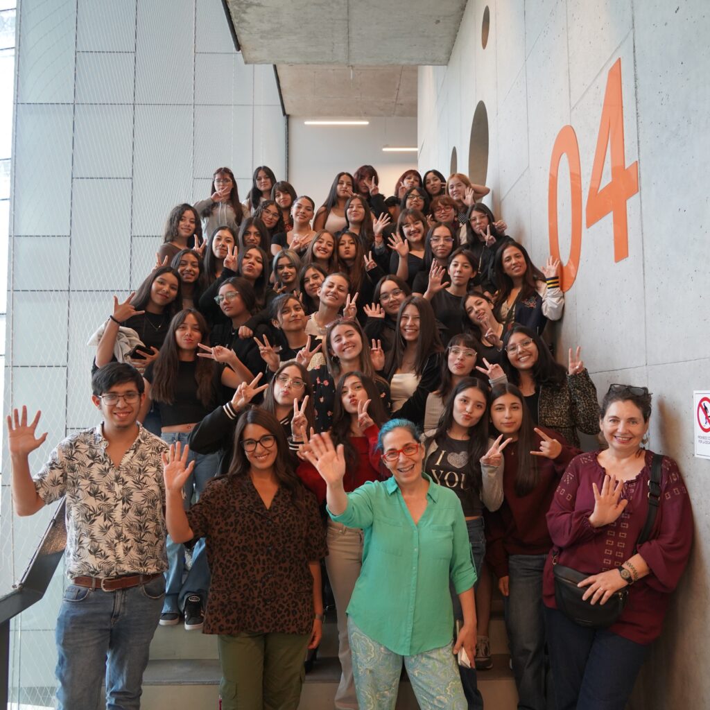 Alumnas de Technovation Girls afinan presentación de pitch previo a la gran final del programa