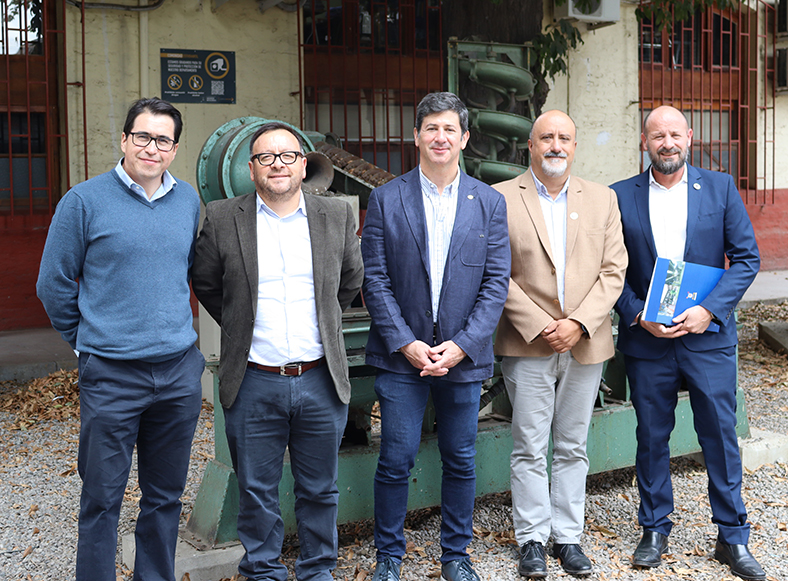 USACH y ECOLAB inician colaboración en I+D para optimizar procesos en la industria minera