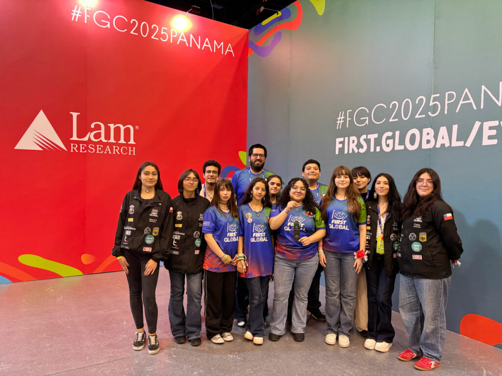 Estudiante de Ingeniería Civil en Obras Civiles, Andrea Arias Medrano, participa como mentora del Team Chile en competencia mundial de robótica en Panamá