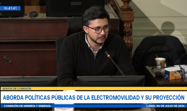 Académico USACH y Director del Proyecto REBATVE participa en Comisión de Minería y Energía del Senado para abordar los desafíos de la electromovilidad en el país