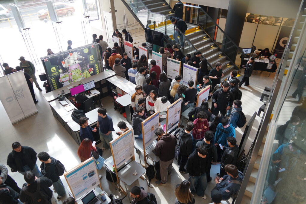 Nueva versión de la Feria de Prototipos FING consolida conocimiento de innovación en los estudiantes