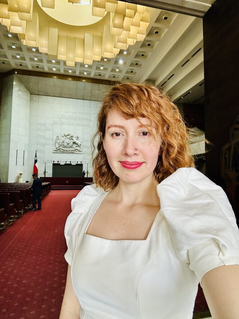 Entrevista a egresada Natalia Maripangui: “Creo que nuestra responsabilidad está en ejercer un liderazgo inclusivo, visibilizar los avances alcanzados y contribuir, desde nuestra profesión, a construir un desarrollo más sostenible para el mundo”